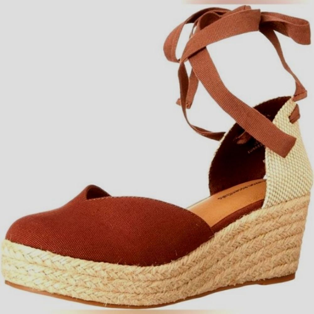 (61-3729)  Amazon Essentials Women's Mid Wedge Espadrille Sz 8
